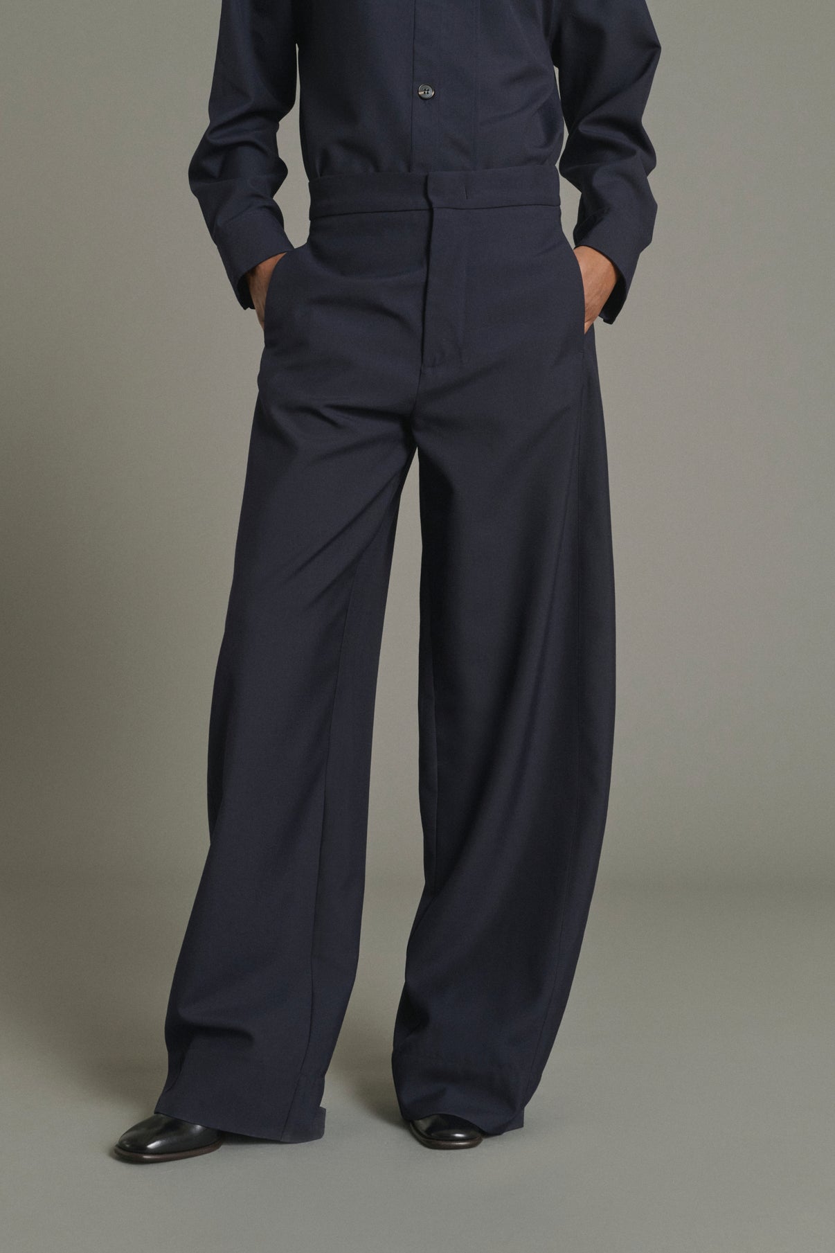 Horatio Trousers - Midnight Blue - Women vue 2